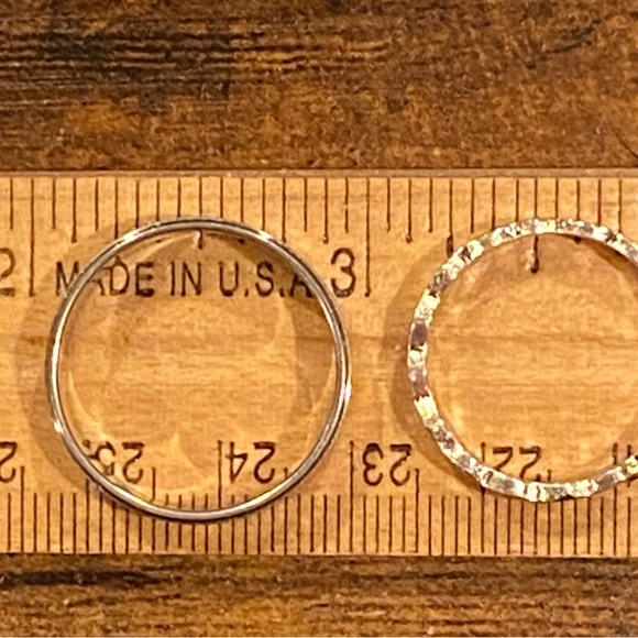 Set Of 2 Silver Bands Men’s Rings Sizes 9 & 11 New! - Picture 5 of 5